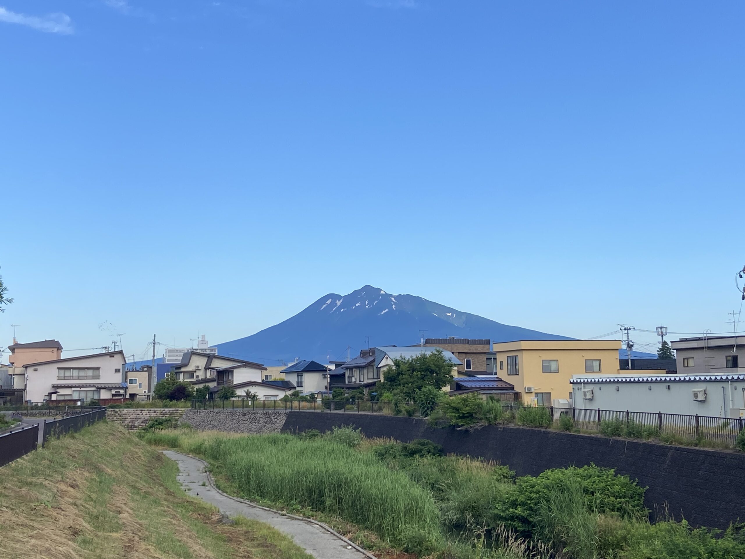 mt iwaki road trip