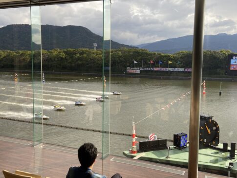 boat racing in karatsu city